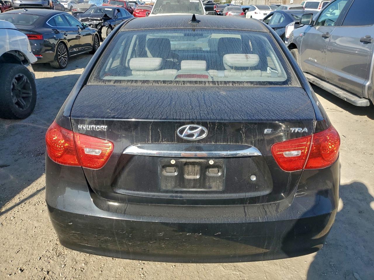 HYUNDAI ELANTRA BLUE