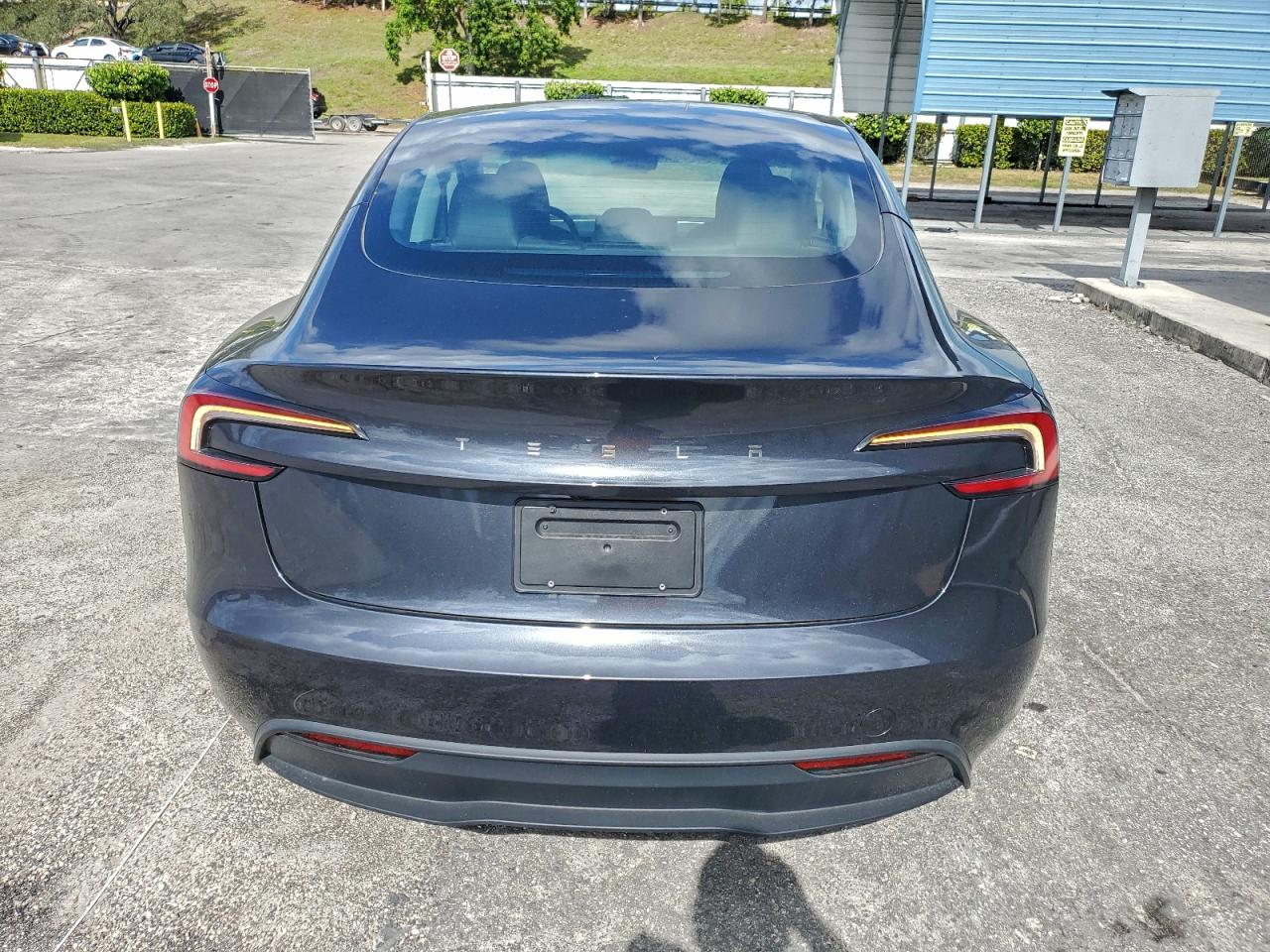 Lot #3302704015 2024 TESLA MODEL 3