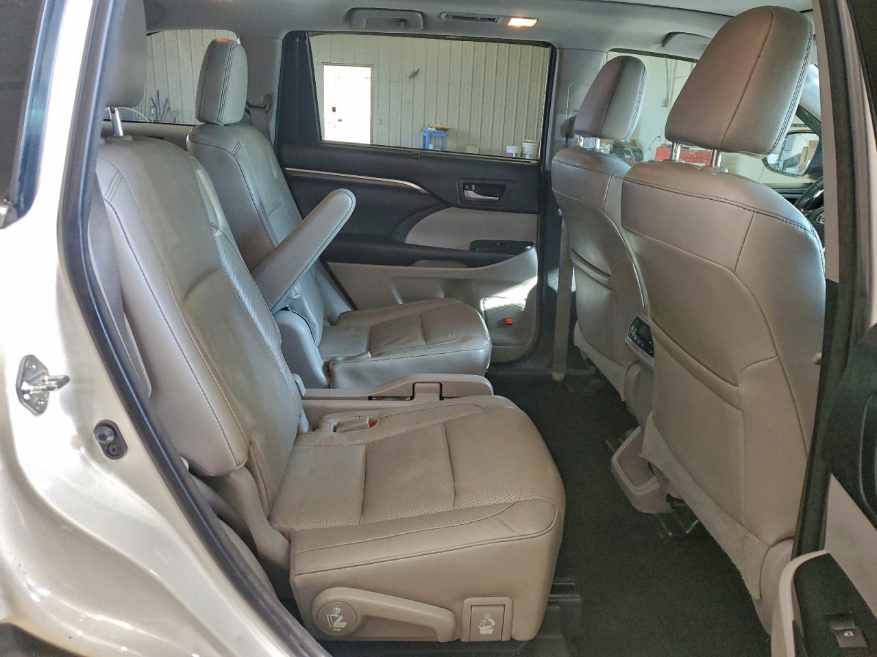 TOYOTA HIGHLANDER LIMITED