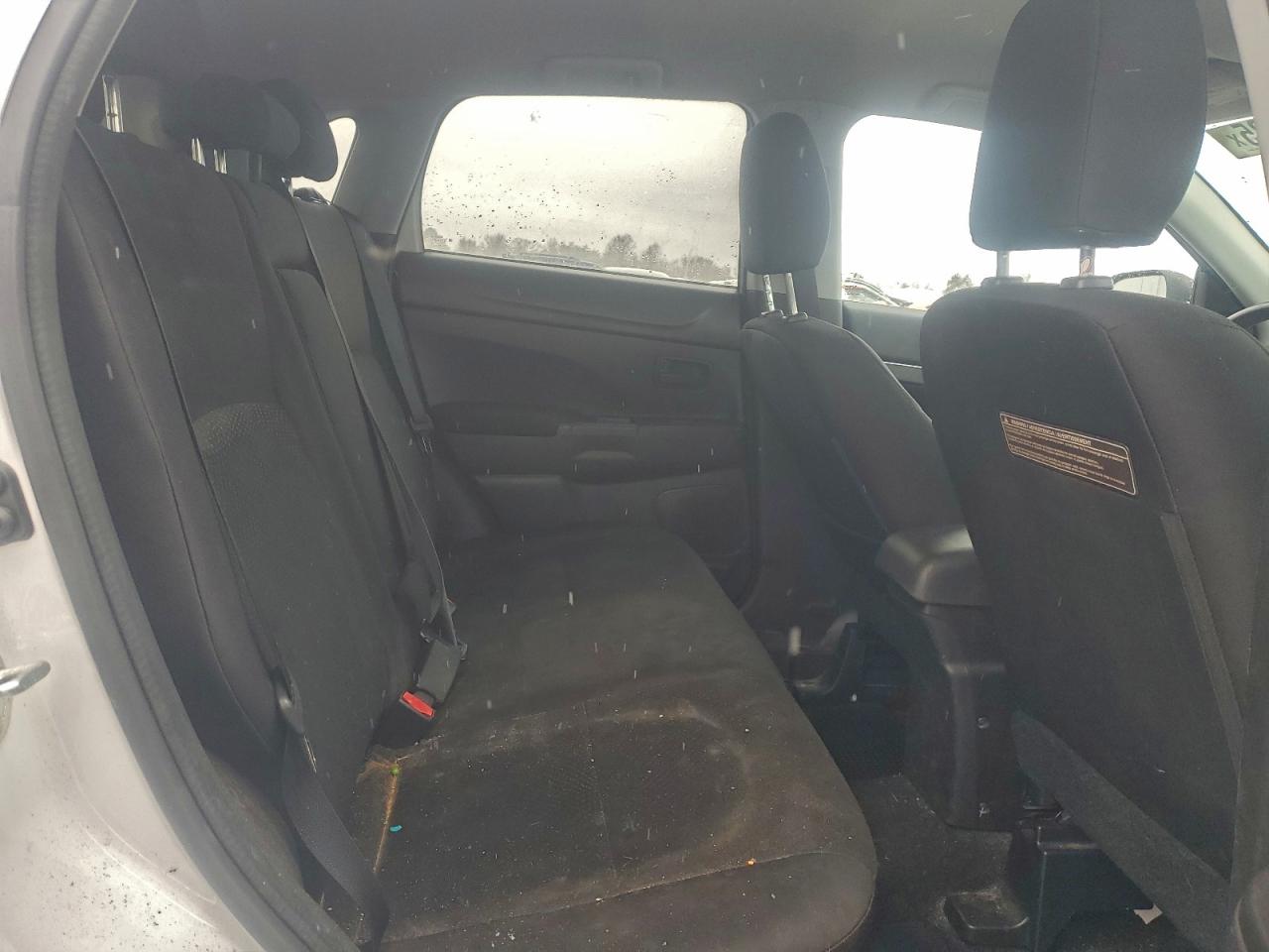 MITSUBISHI OUTLANDER ES