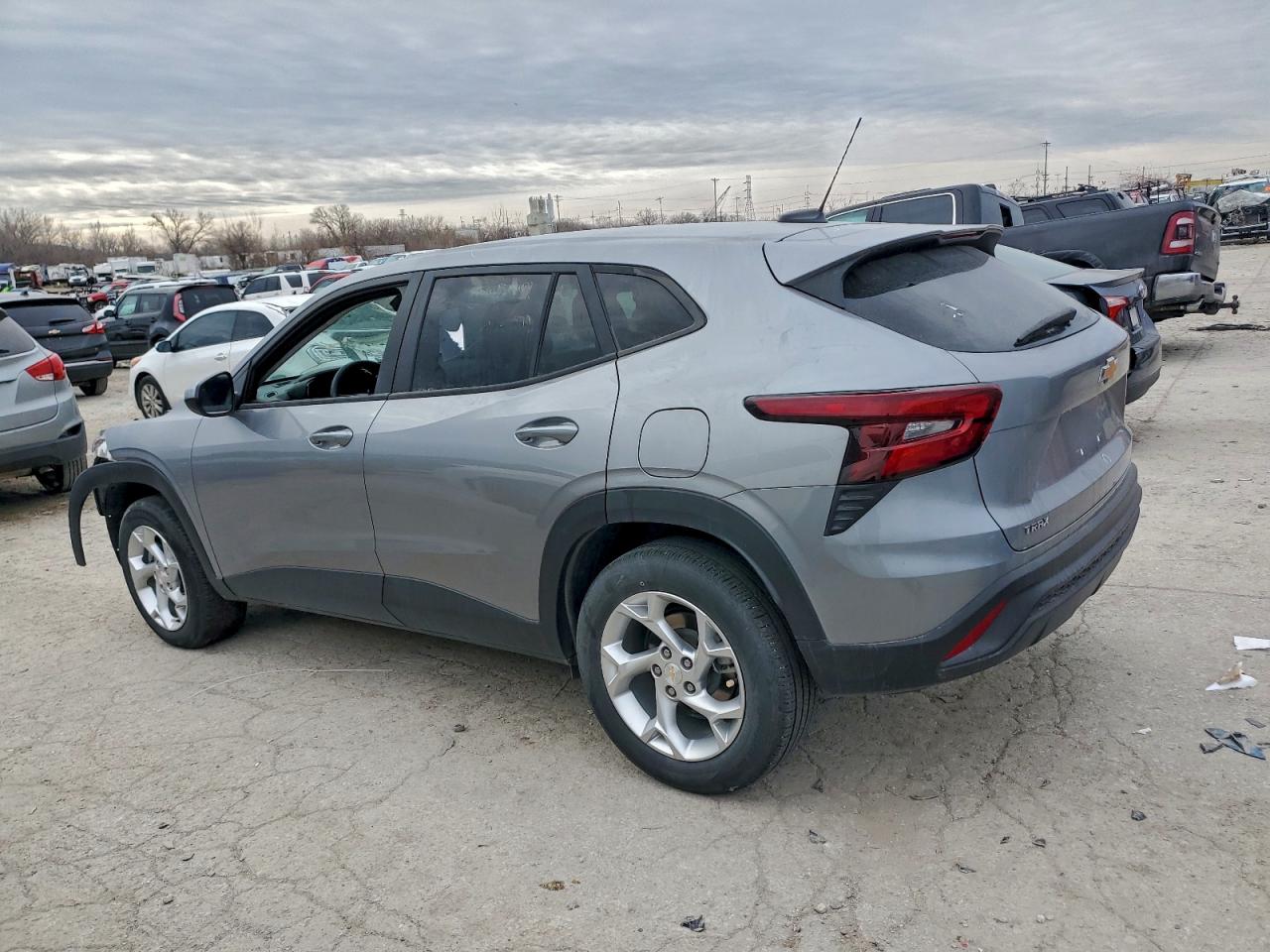 Lot #3317835196 2024 CHEVROLET TRAX LS