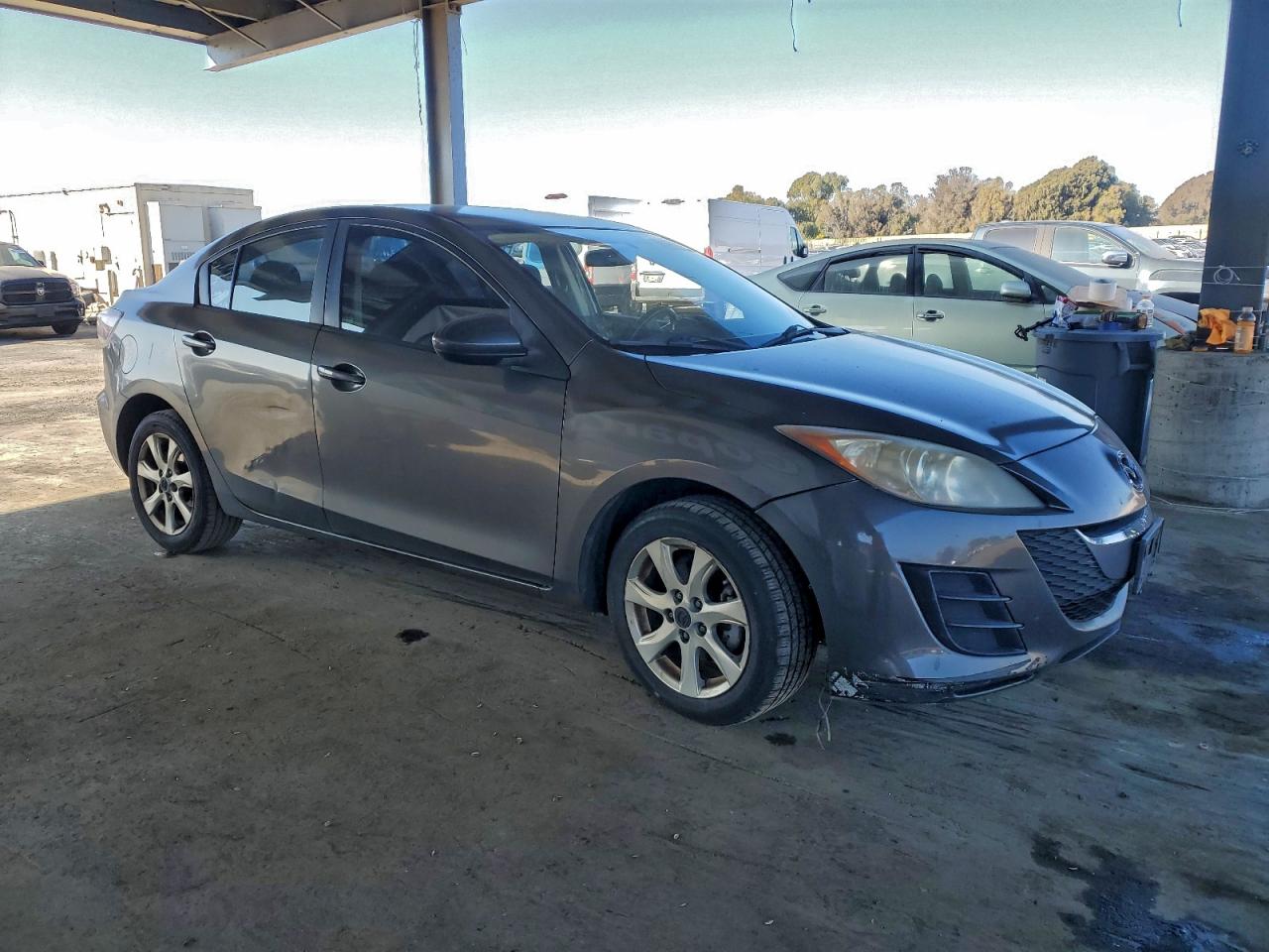 MAZDA 3 I