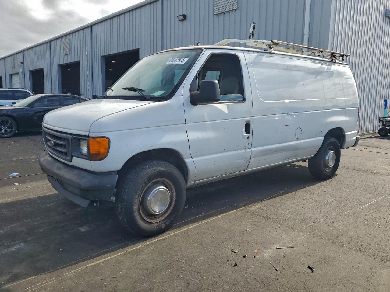 Lot #3317800075 2004 FORD E250
