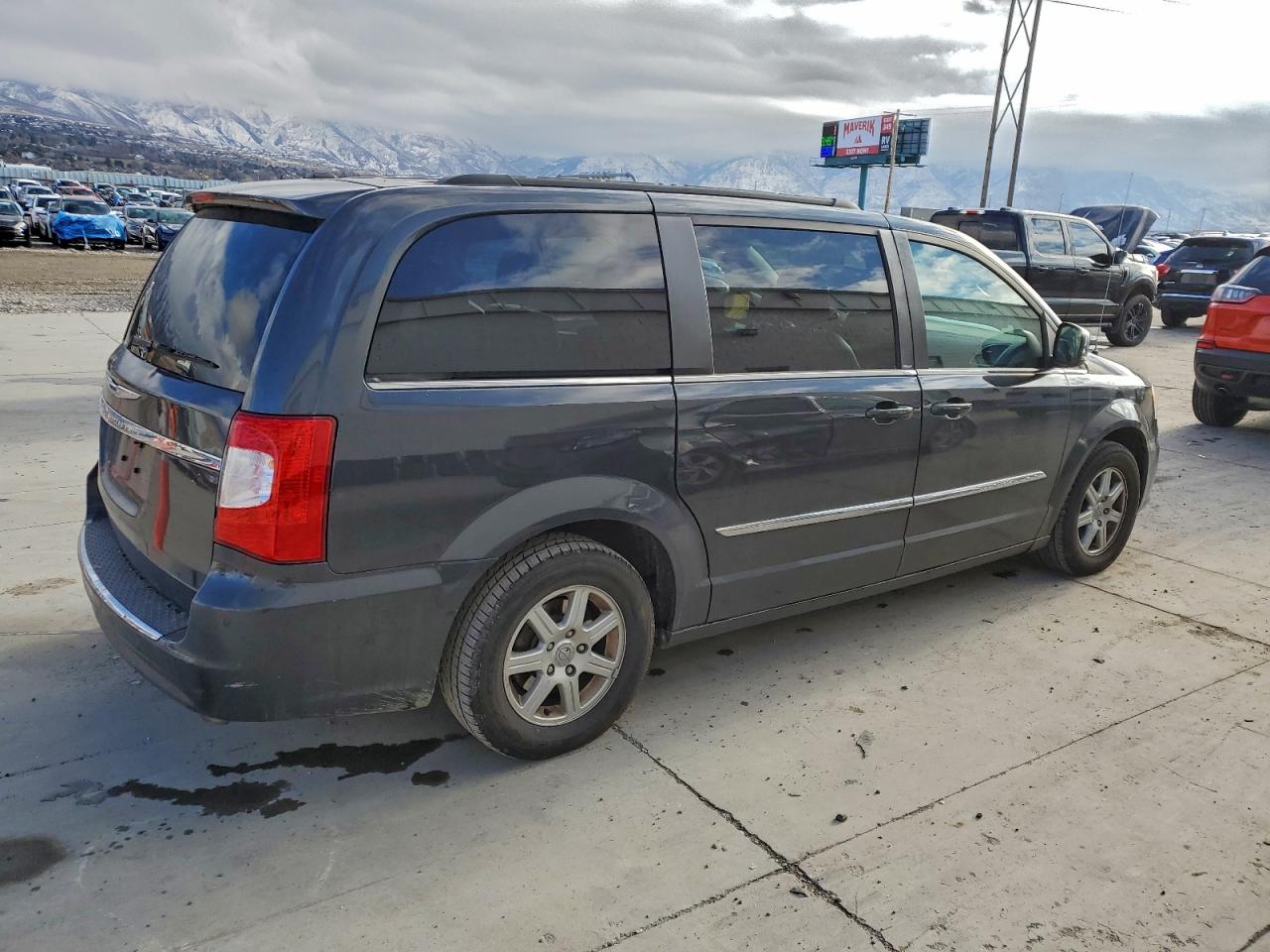 CHRYSLER TOWN & COUNTRY TOURING L