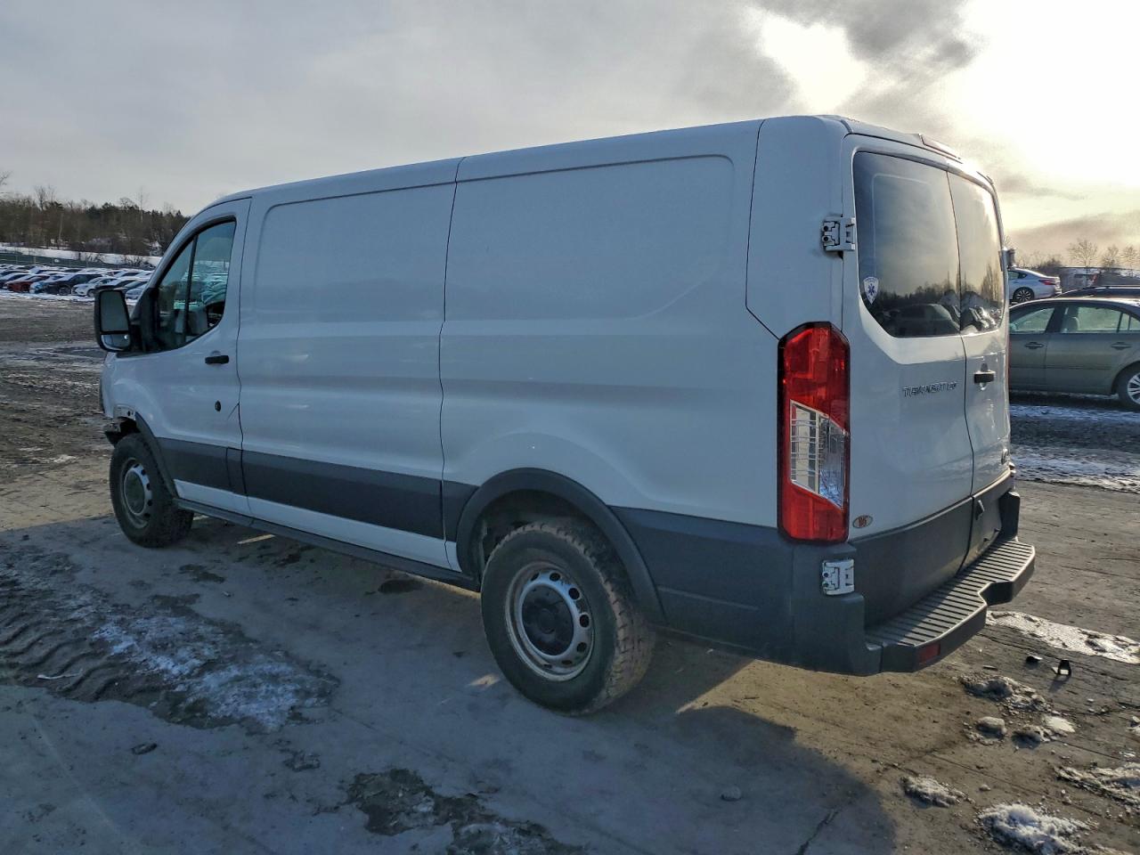Lot #3308459329 2017 FORD TRANSIT T-