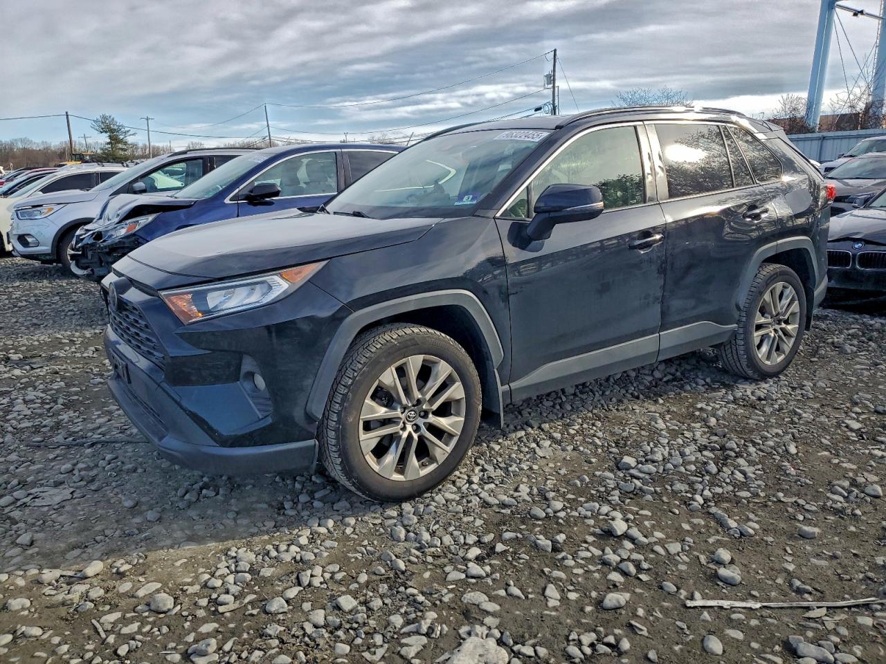 TOYOTA RAV4 XLE PREMIUM