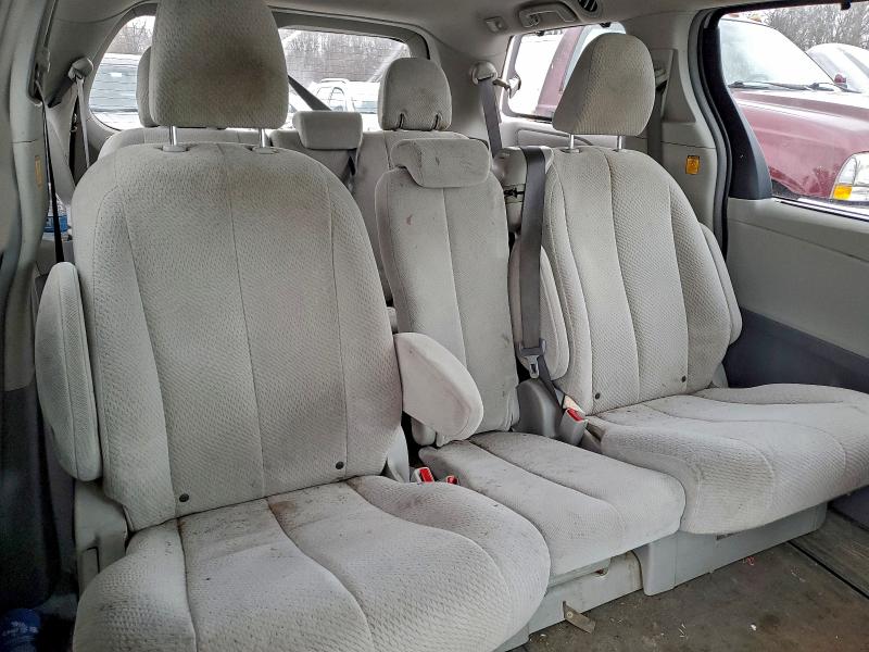 2013 TOYOTA SIENNA LE #3310441331