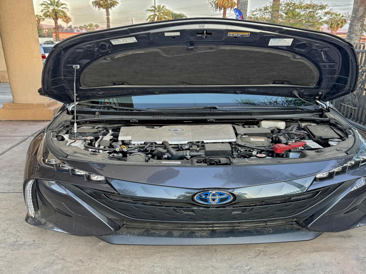 TOYOTA PRIUS PRIME LE