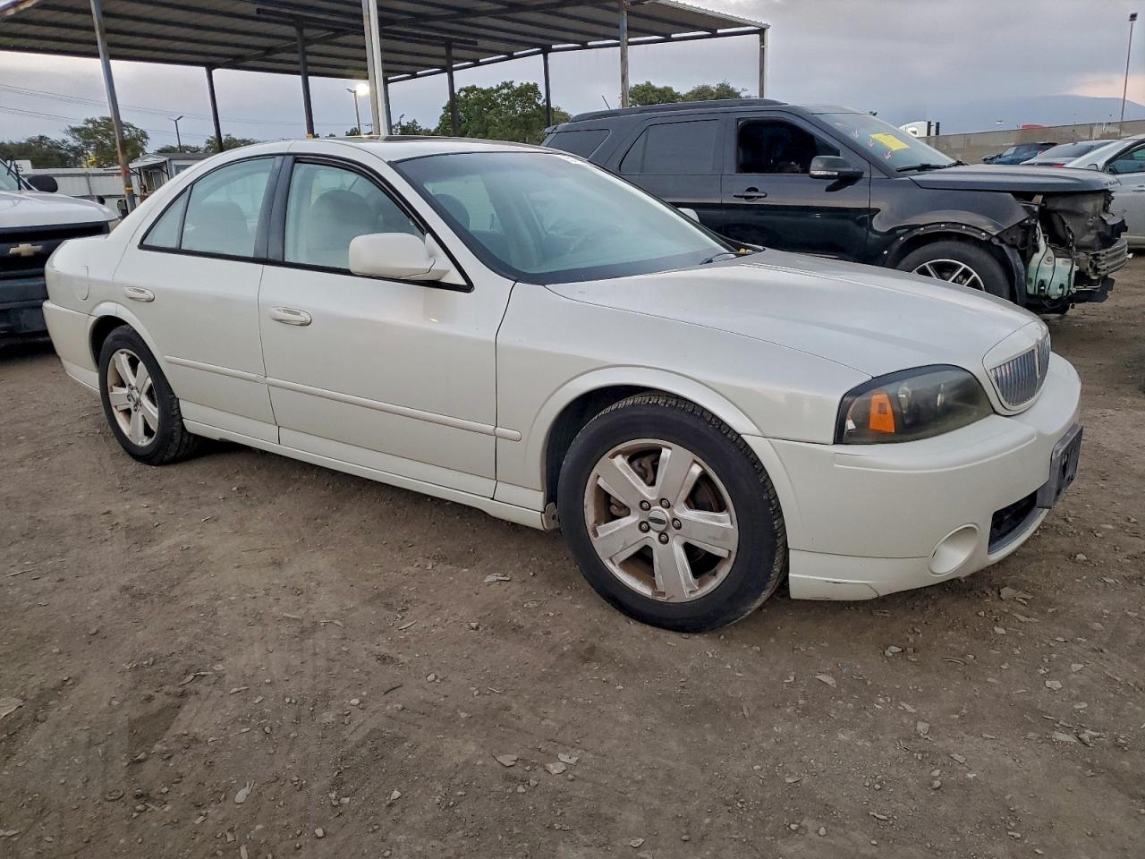 Lot #3304070487 2006 LINCOLN LS