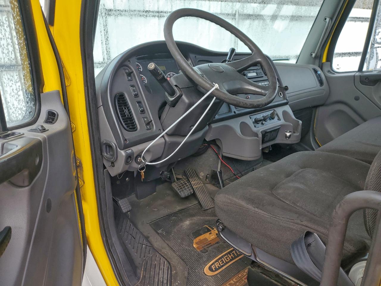 Lot #3309640151 2007 FREIGHTLINER M2 106 MED