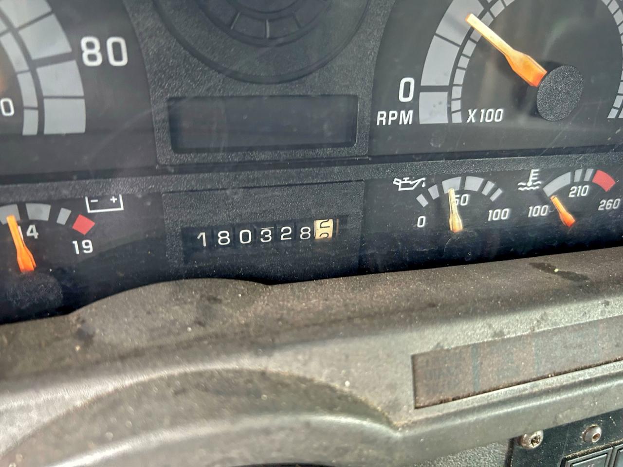 Lot #3302669018 2001 CHEVROLET C-SERIES C