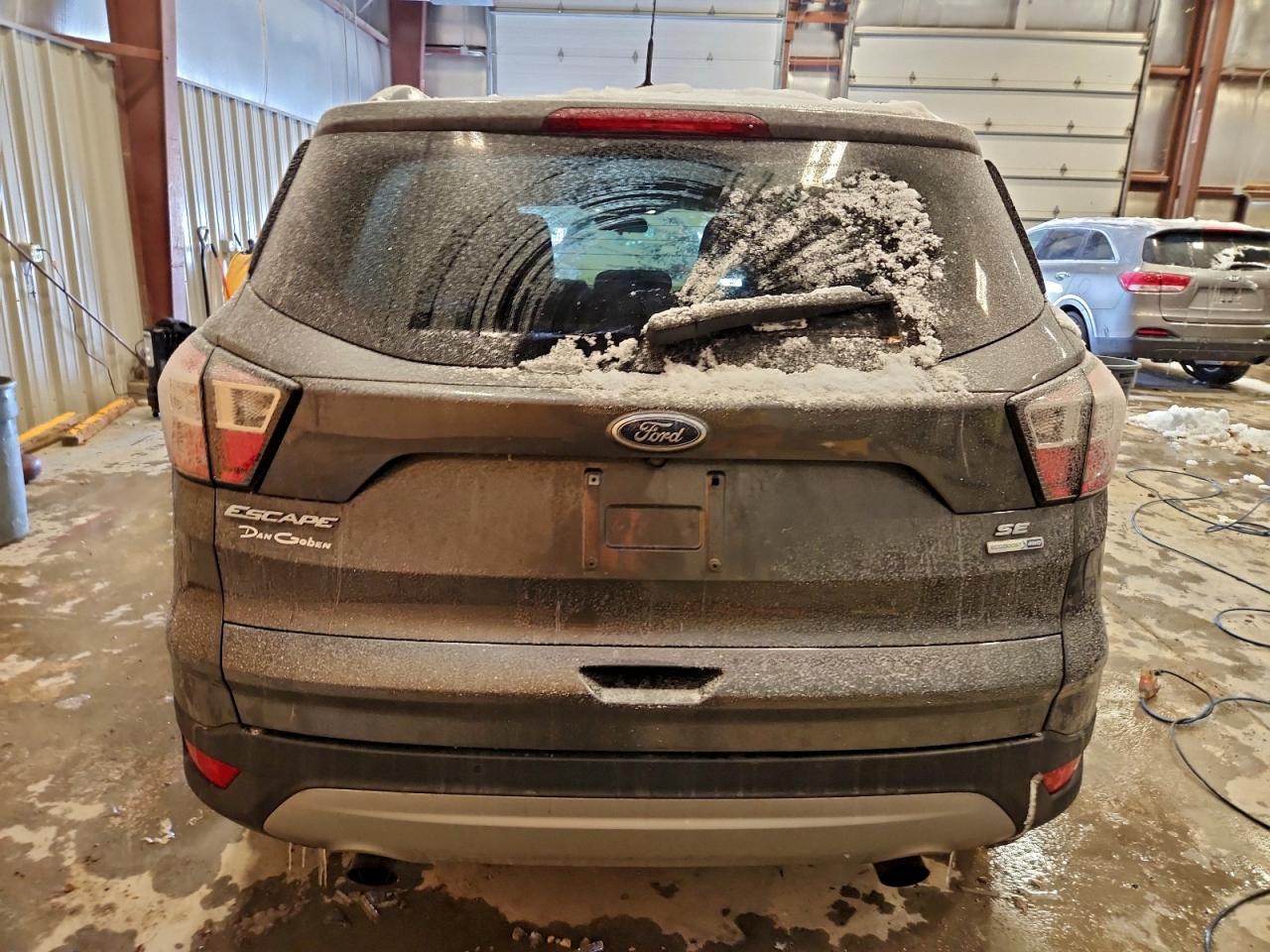 FORD ESCAPE SE