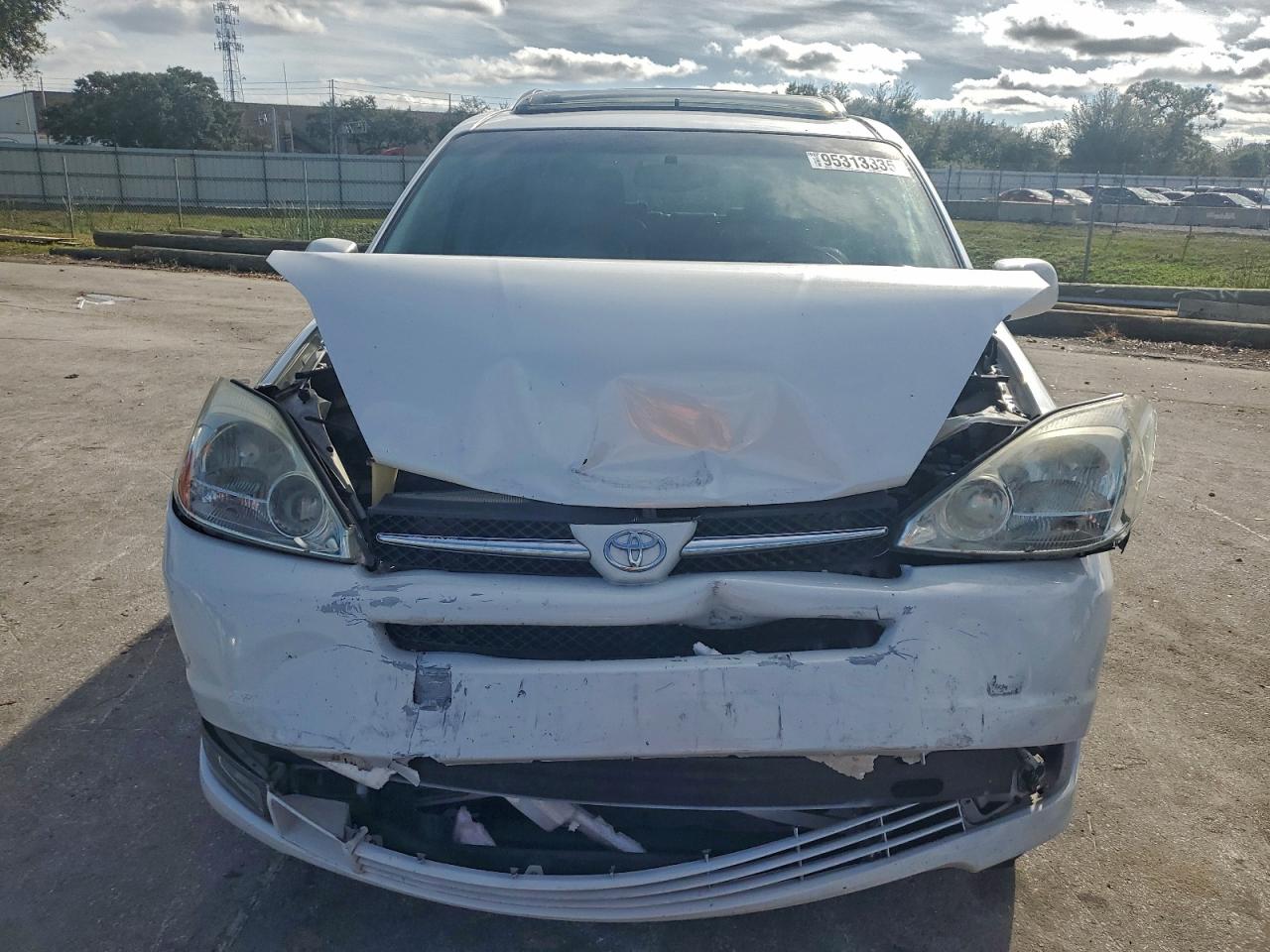 Lot #3309527591 2004 TOYOTA SIENNA XLE