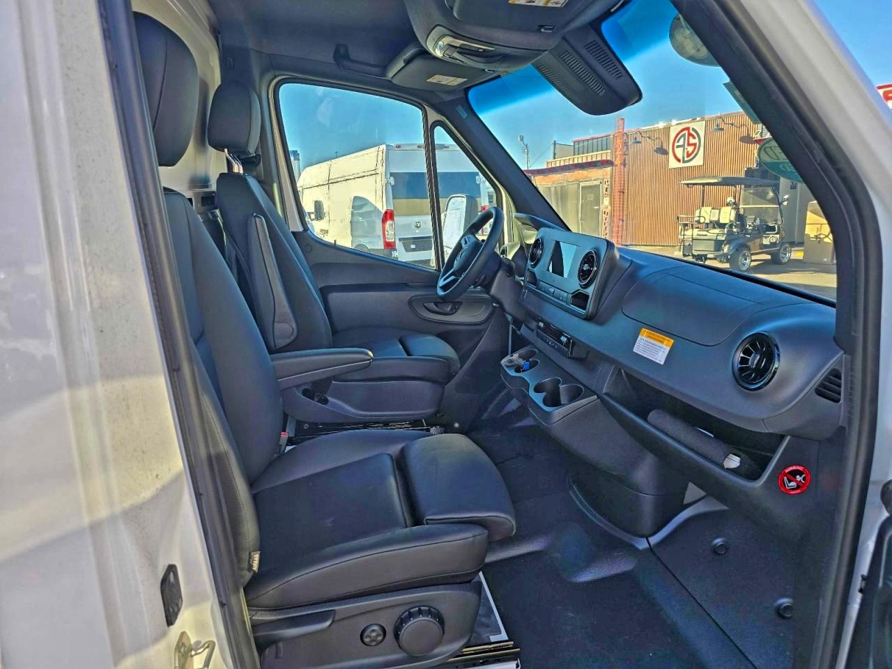 Lot #3308233210 2023 MERCEDES-BENZ SPRINTER 3