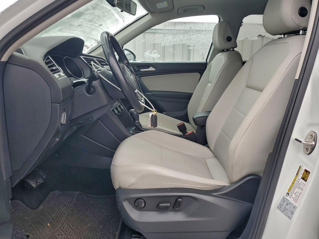 VOLKSWAGEN TIGUAN SE