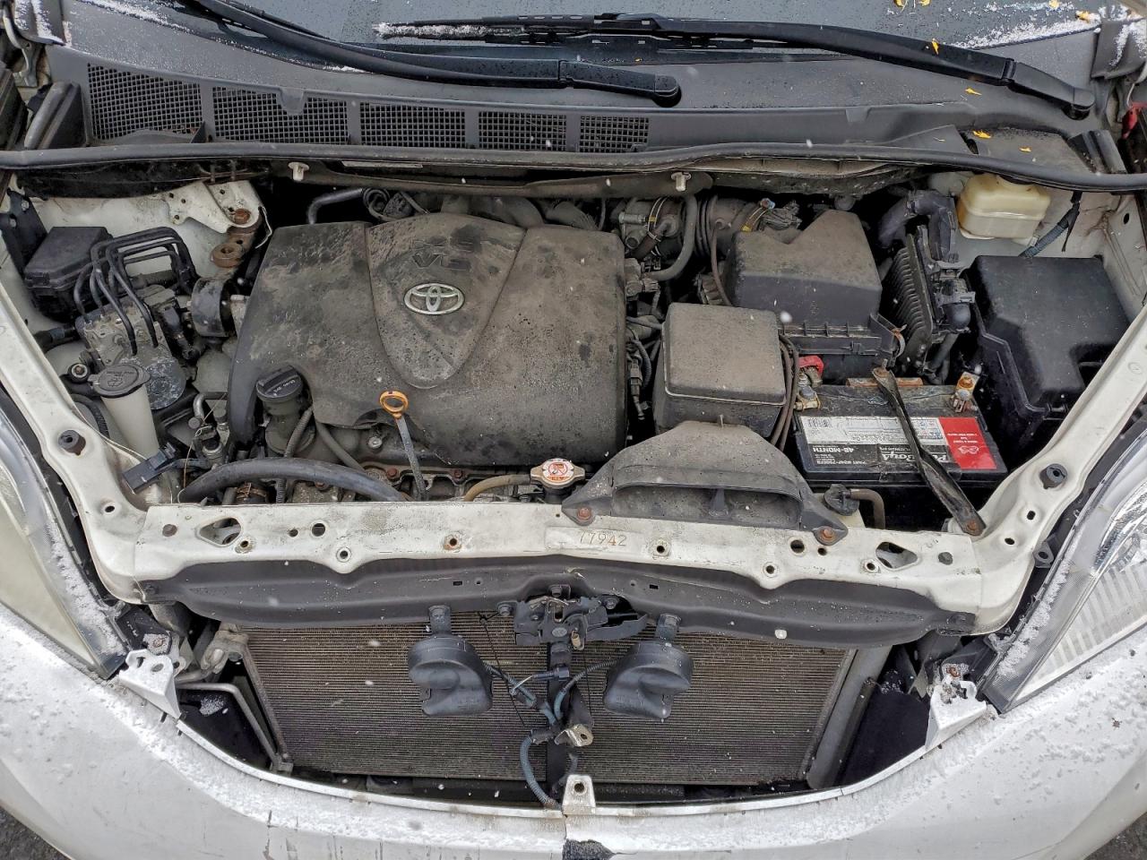 Lot #3305340321 2017 TOYOTA SIENNA LE