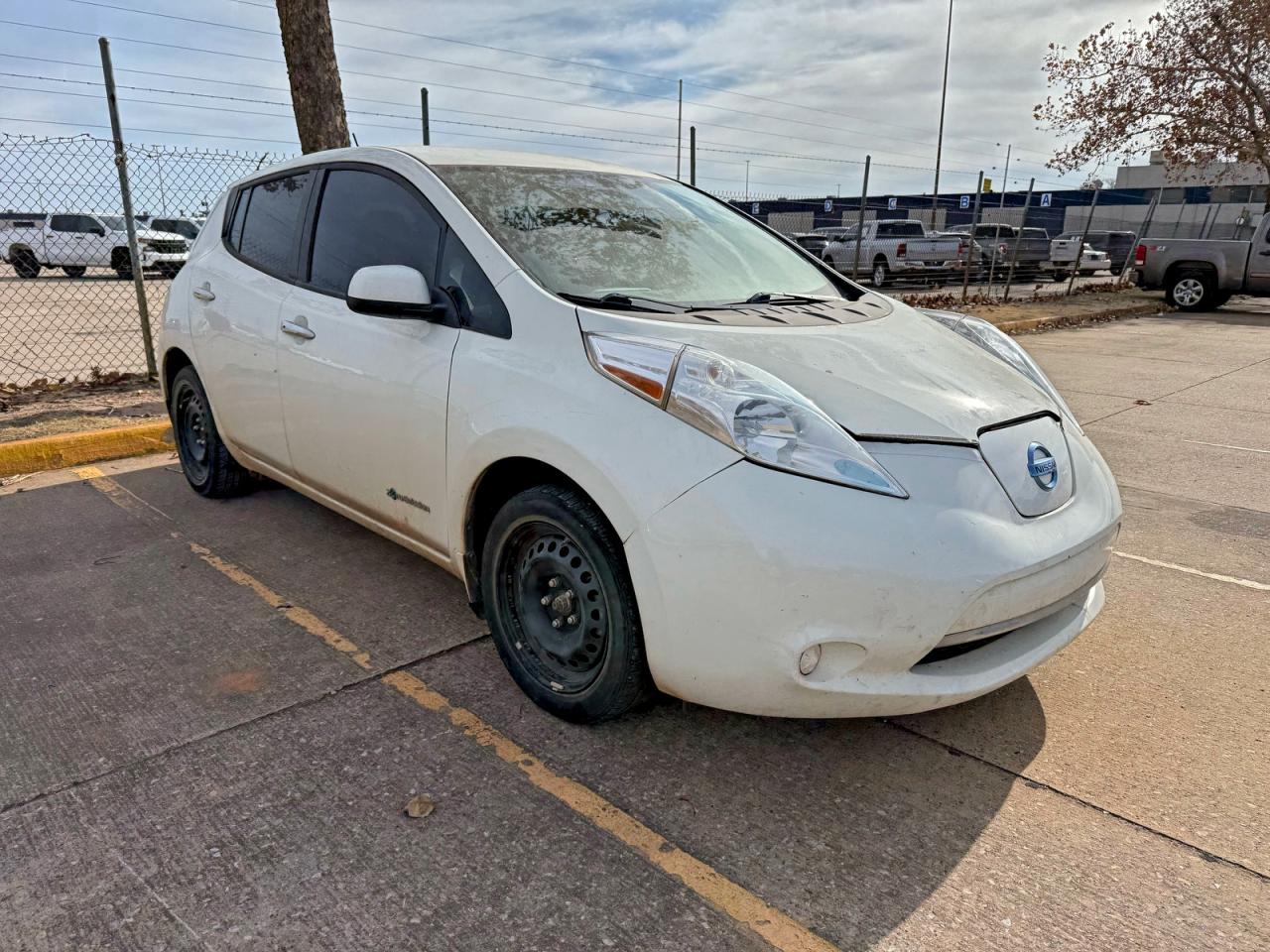 NISSAN LEAF S