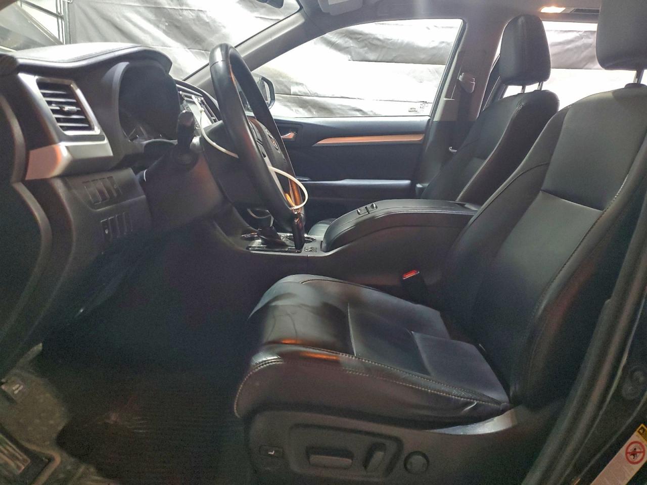 TOYOTA HIGHLANDER XLE