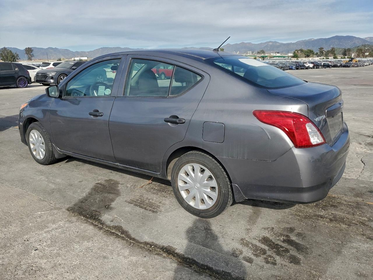 Lot #3319306726 2018 NISSAN VERSA S