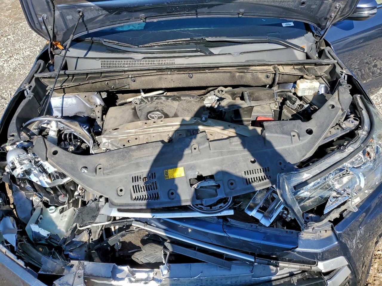 TOYOTA HIGHLANDER SE