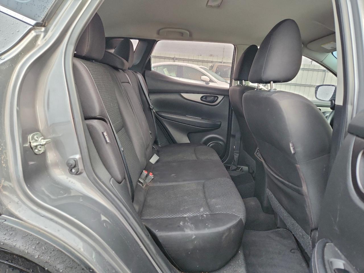 NISSAN ROGUE SPORT S