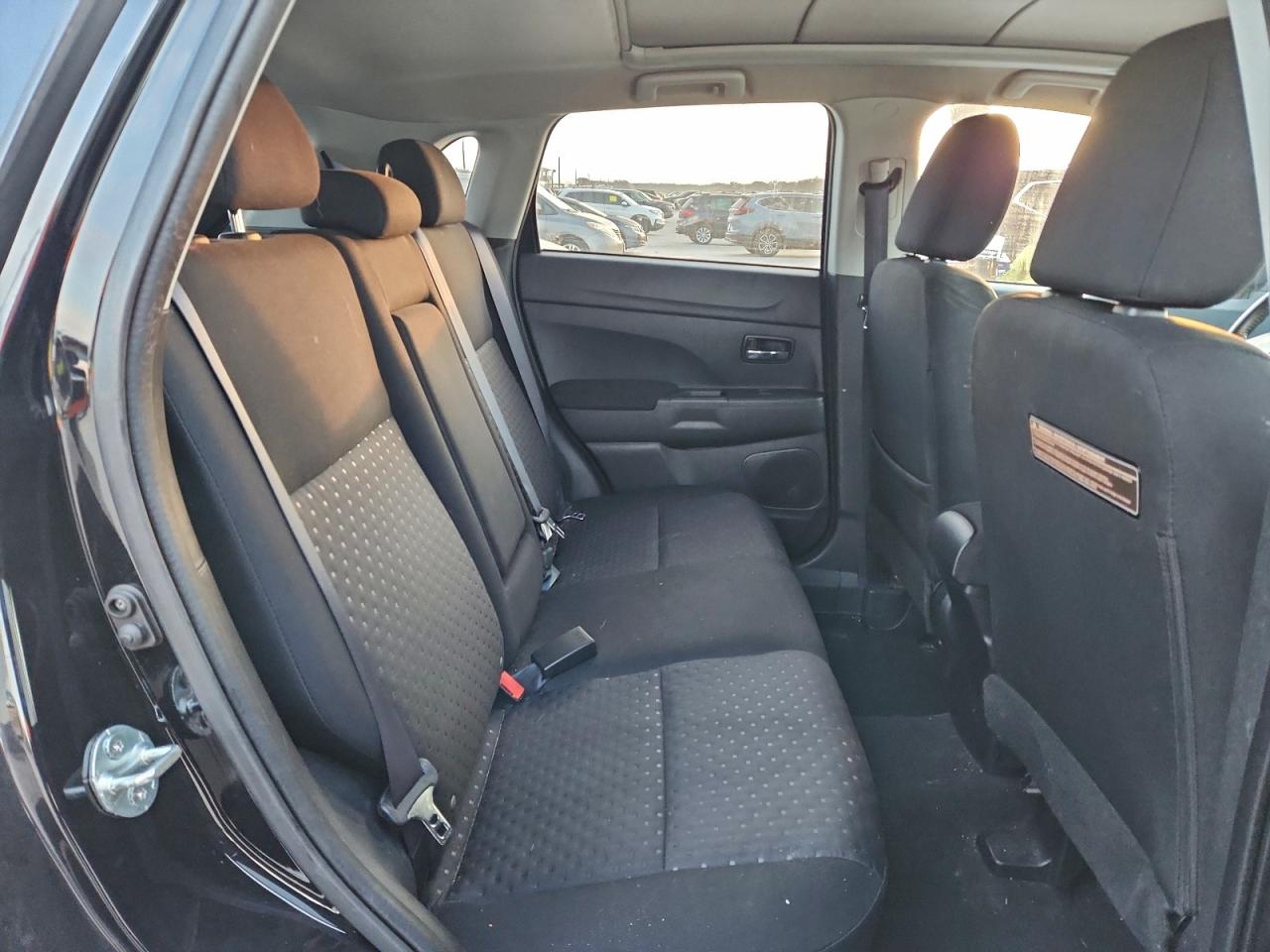 MITSUBISHI OUTLANDER SE