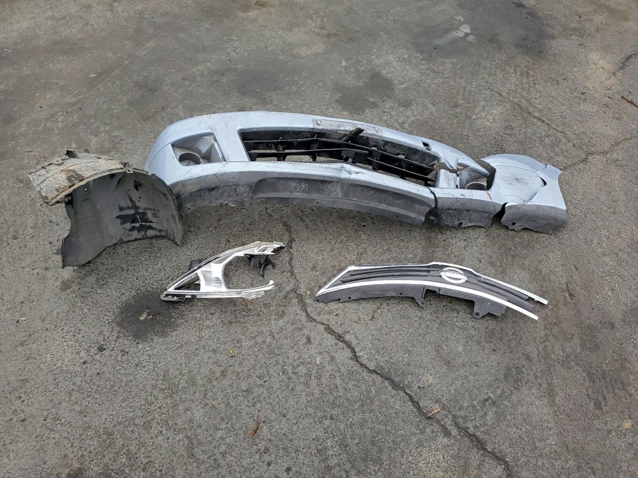 Lot #3318015496 2011 NISSAN VERSA S