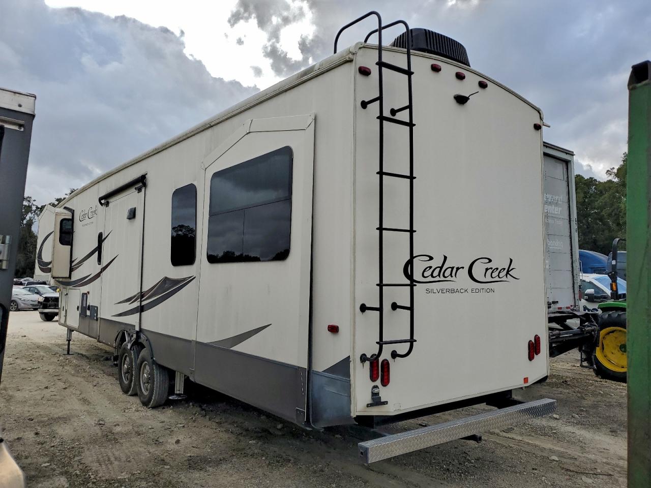 Lot #3303482906 2019 CEDAR CREEK 5TH WHEEL