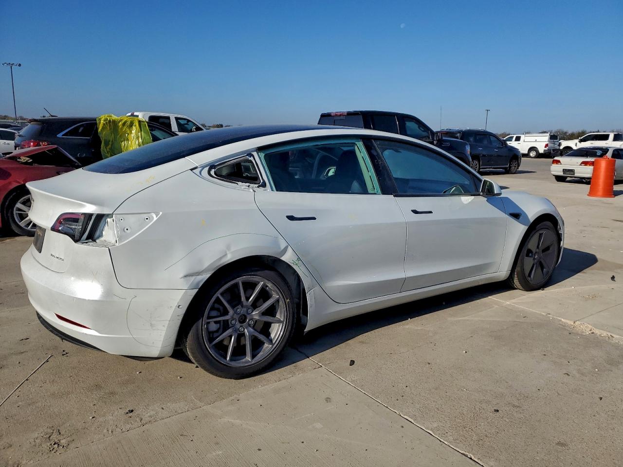Lot #3311725224 2022 TESLA MODEL 3