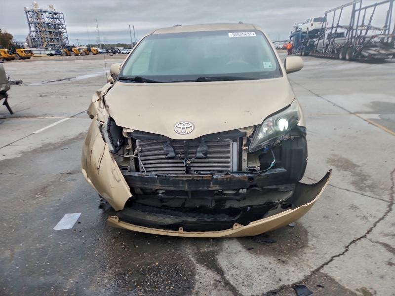 2011 TOYOTA SIENNA LE #3305505097