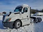 Lot #3308226156 2018 FREIGHTLINER CASCADIA 1