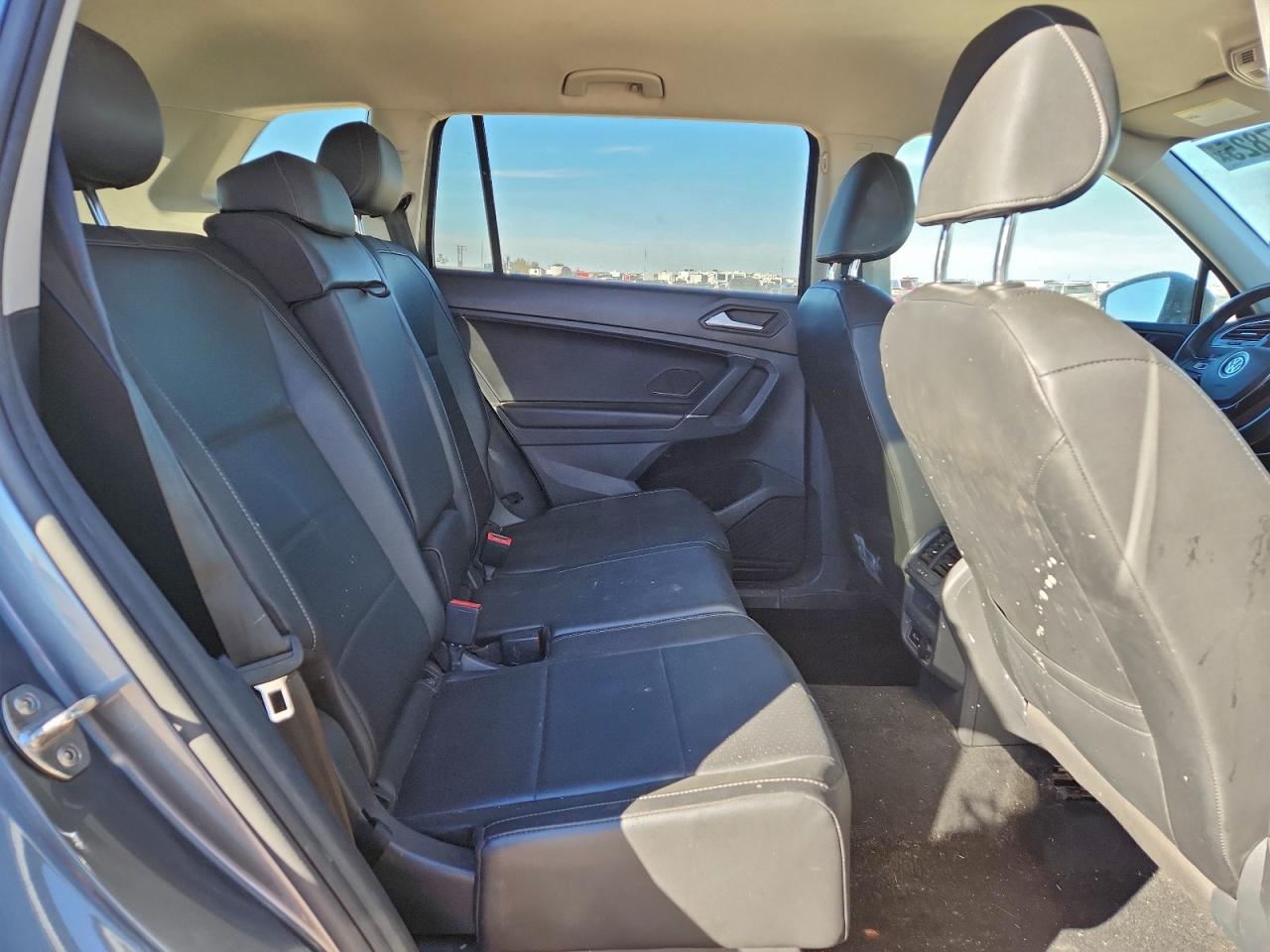 VOLKSWAGEN TIGUAN SE