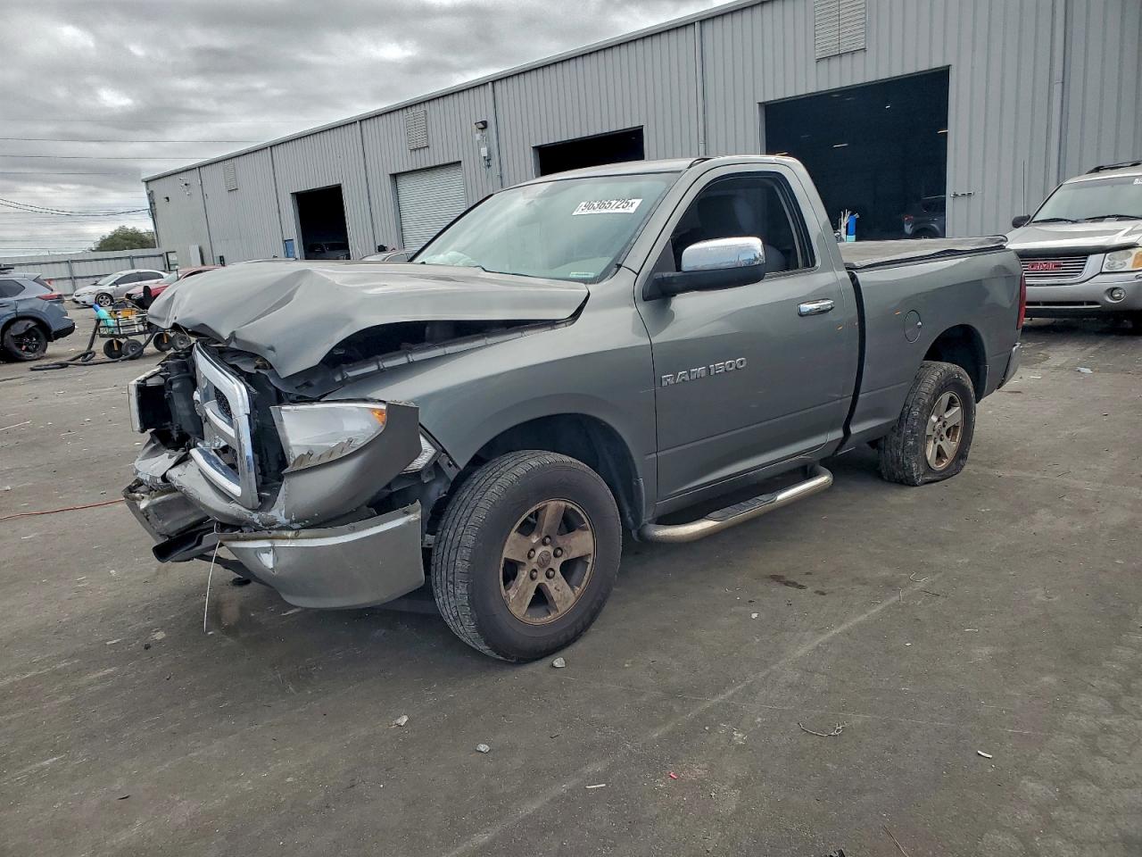 DODGE RAM 1500 SLT