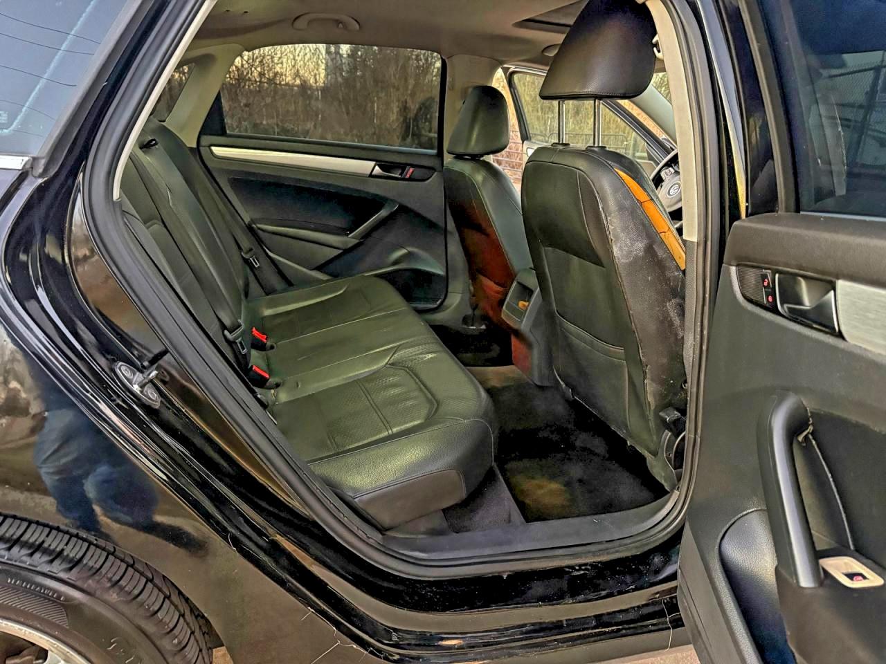 Lot #3311456243 2012 VOLKSWAGEN PASSAT SE