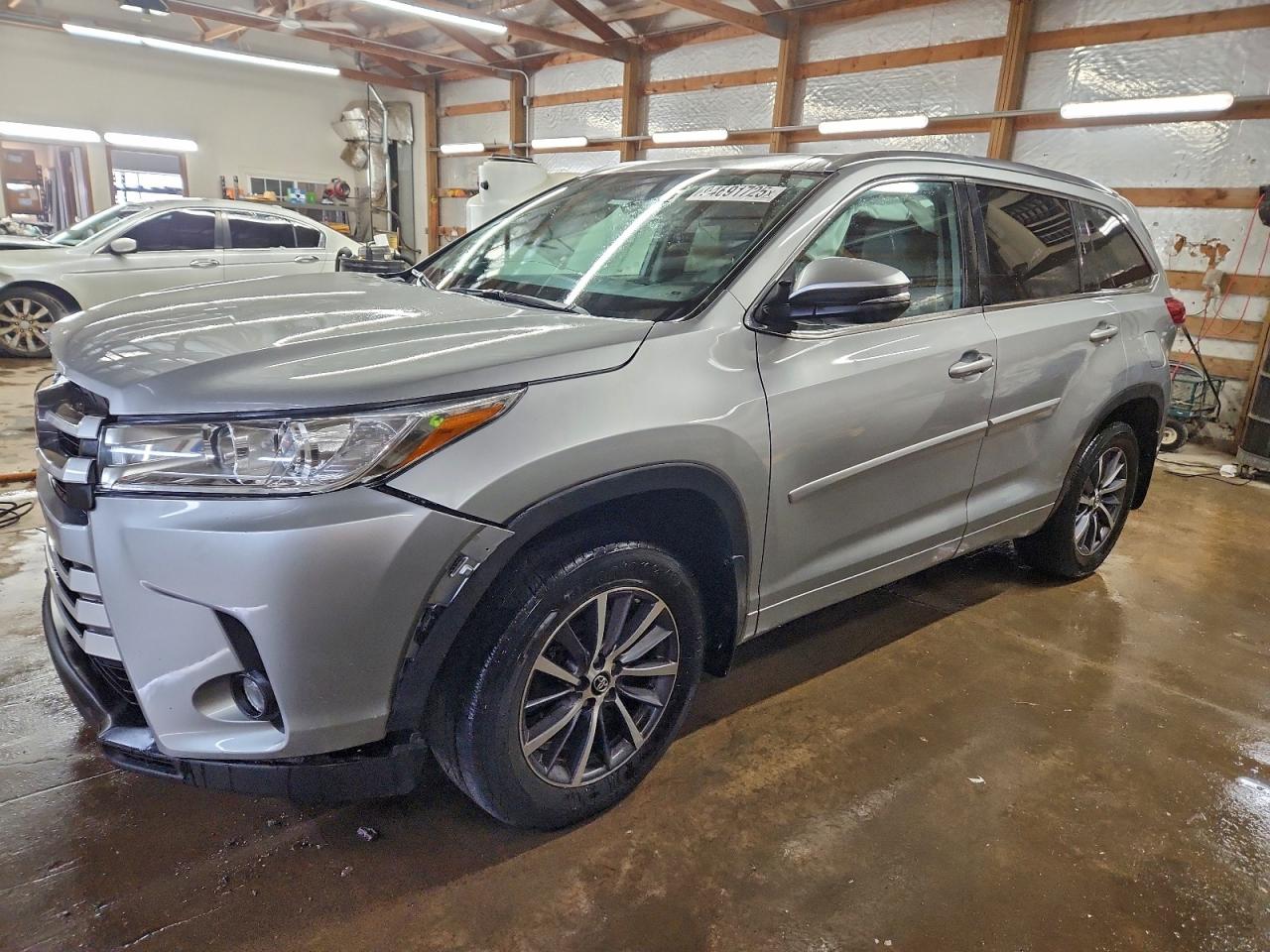 TOYOTA HIGHLANDER SE
