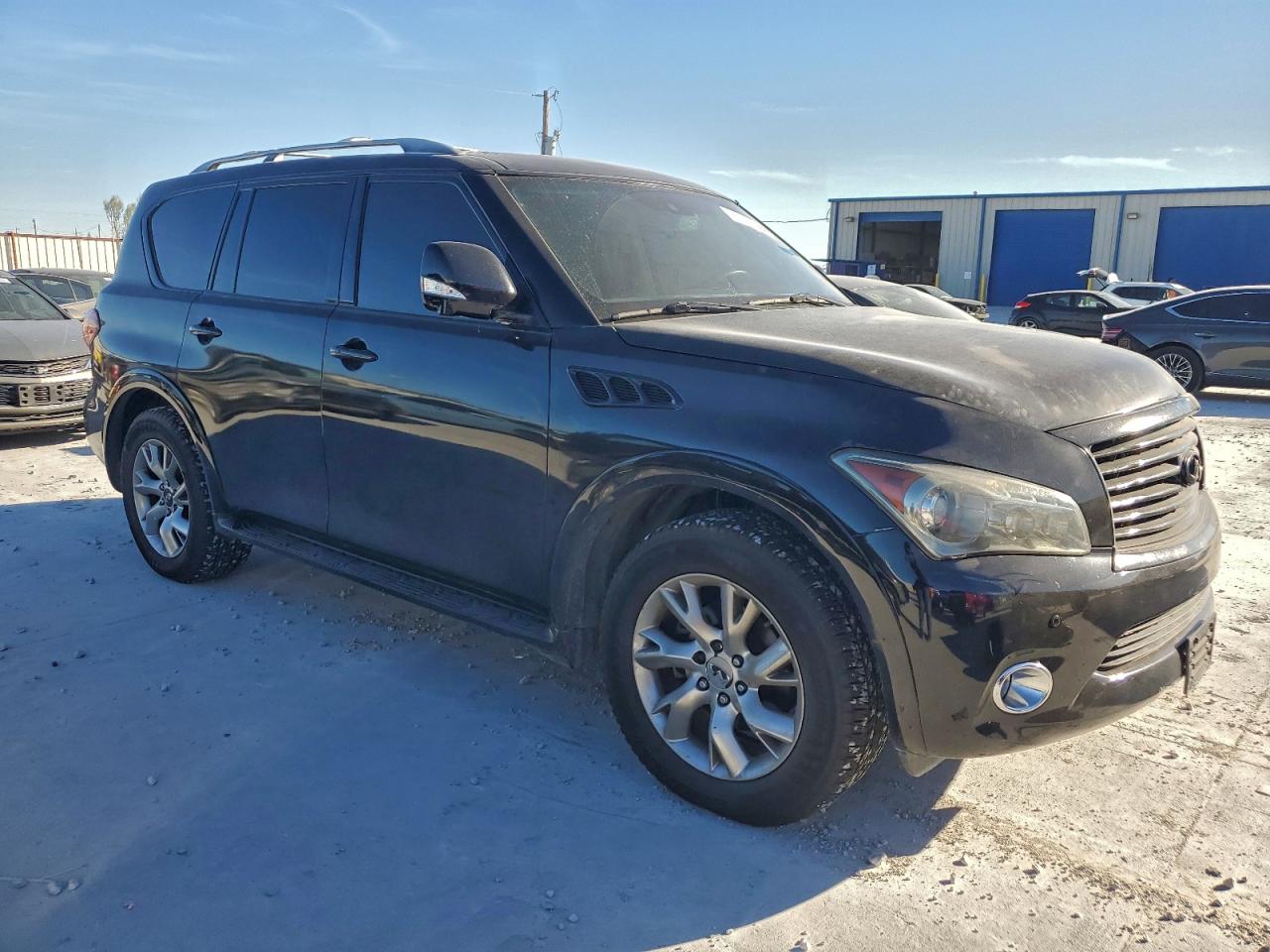 INFINITI QX56