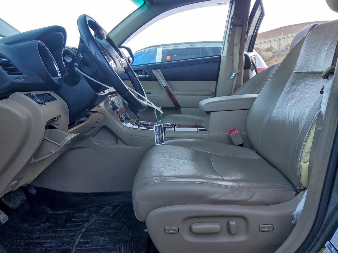 TOYOTA HIGHLANDER LIMITED