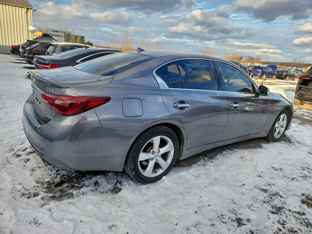 INFINITI Q50 LUXE