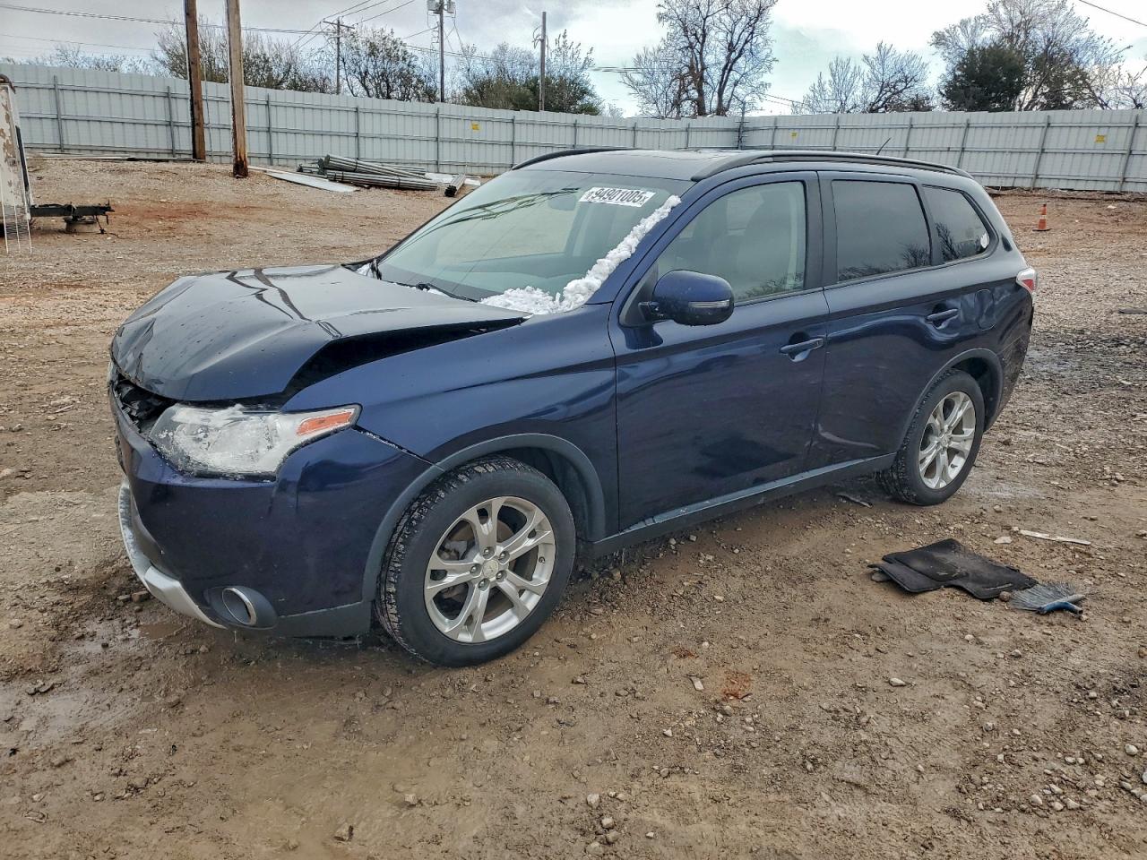 MITSUBISHI OUTLANDER SE