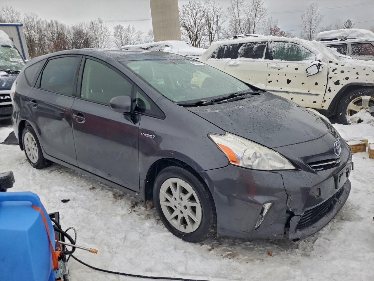 TOYOTA PRIUS V