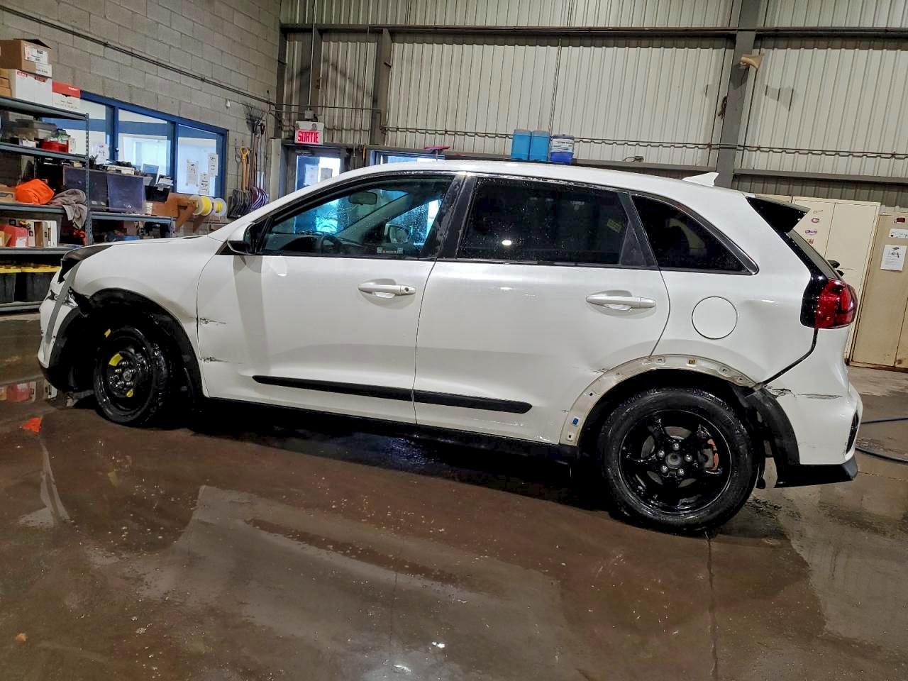 KIA NIRO LX