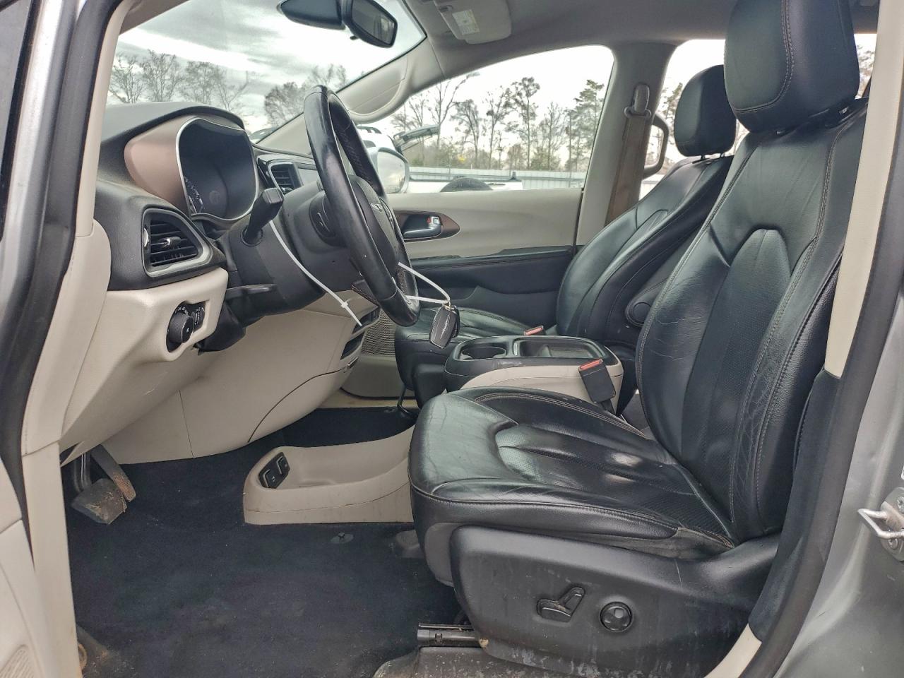 CHRYSLER PACIFICA TOURING L