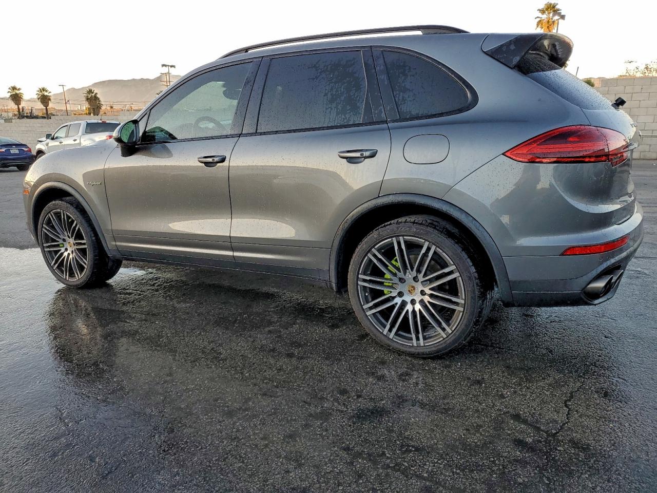 PORSCHE CAYENNE SE HYBRID