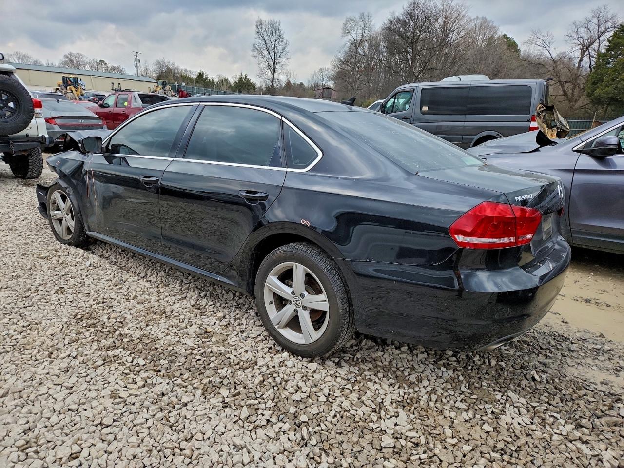 Lot #3311690309 2013 VOLKSWAGEN PASSAT SE