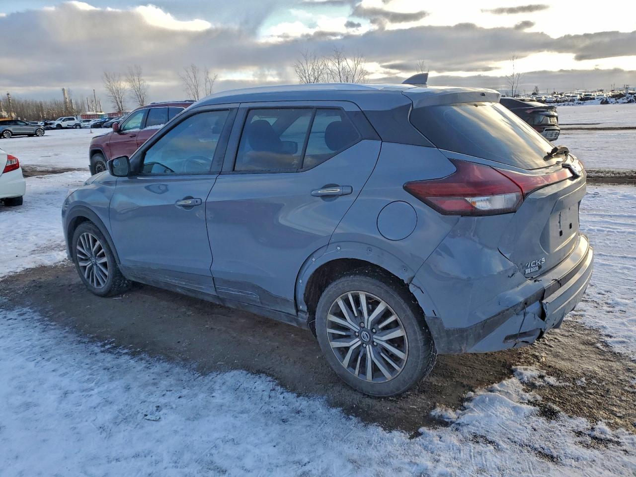 NISSAN KICKS SV