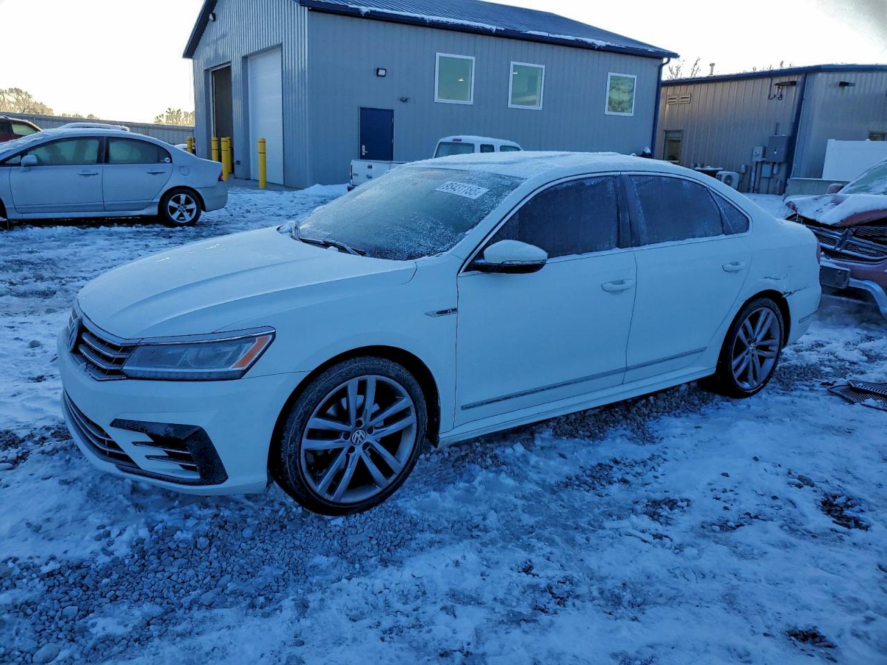 VOLKSWAGEN PASSAT R-LINE