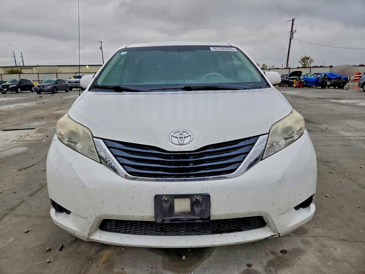 Lot #3302701999 2011 TOYOTA SIENNA LE