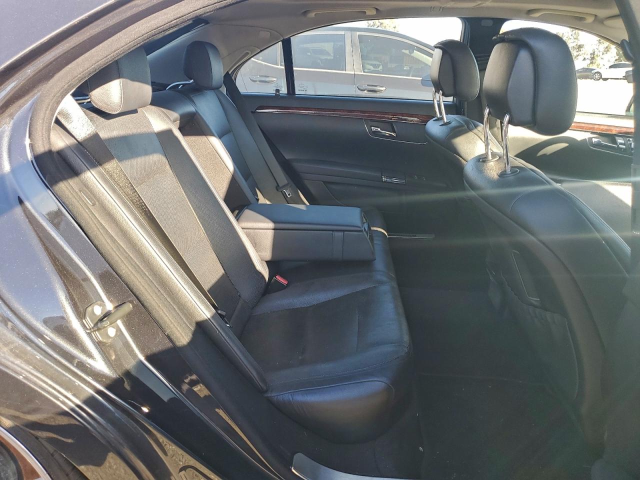 MERCEDES-BENZ S-CLASS 550