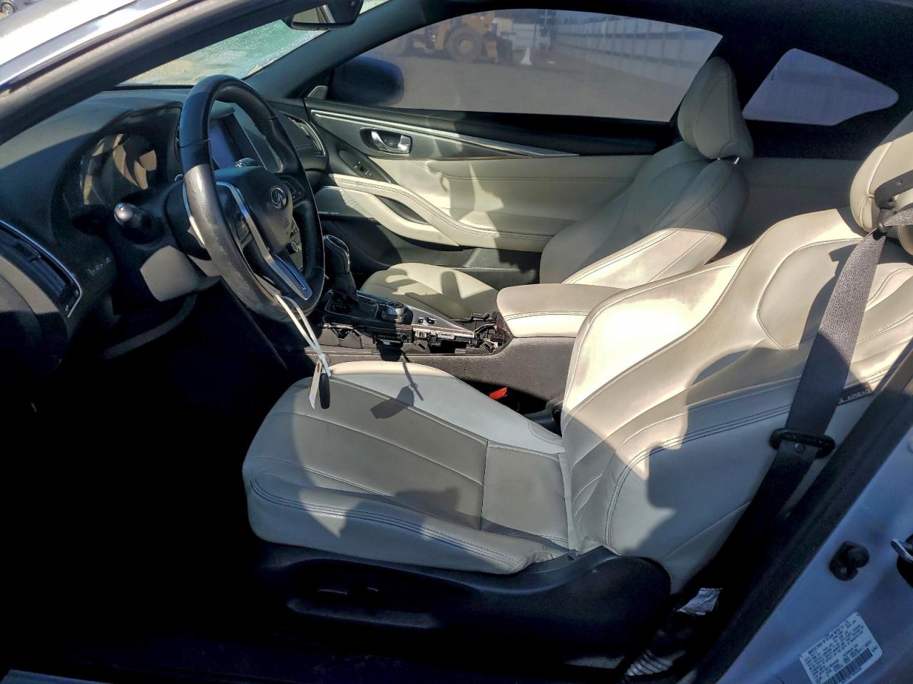 INFINITI Q60 LUXE 300