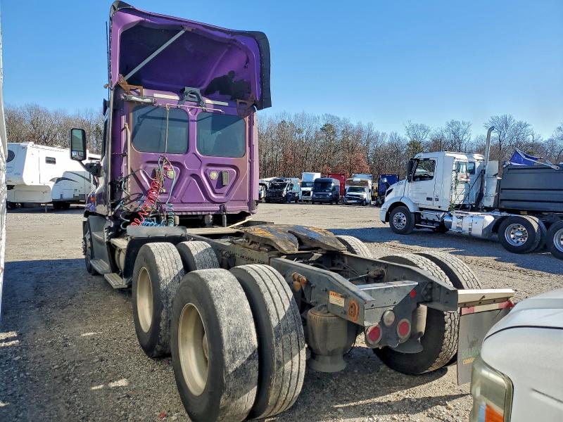 2017 FREIGHTLINER CASCADIA 1 #3308254175